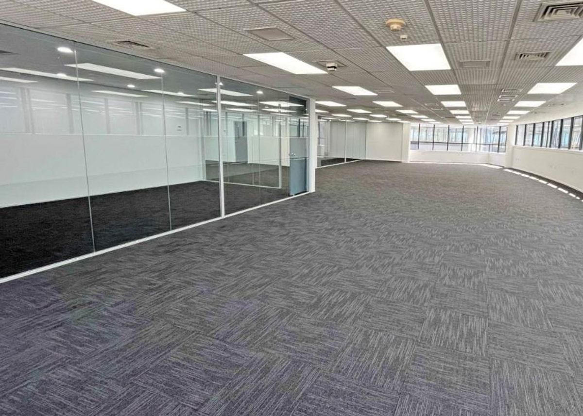 Savills | Adaptable Light-Drenched Office - Ansicht 2