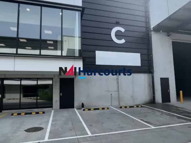 Newly Constructed Industrial Warehouse For Lease