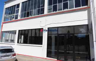 Office/Showroom For Lease - Prime Location!