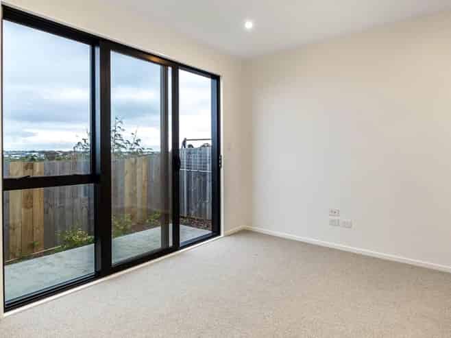 8/11 Ryburn Road, Mount Wellington