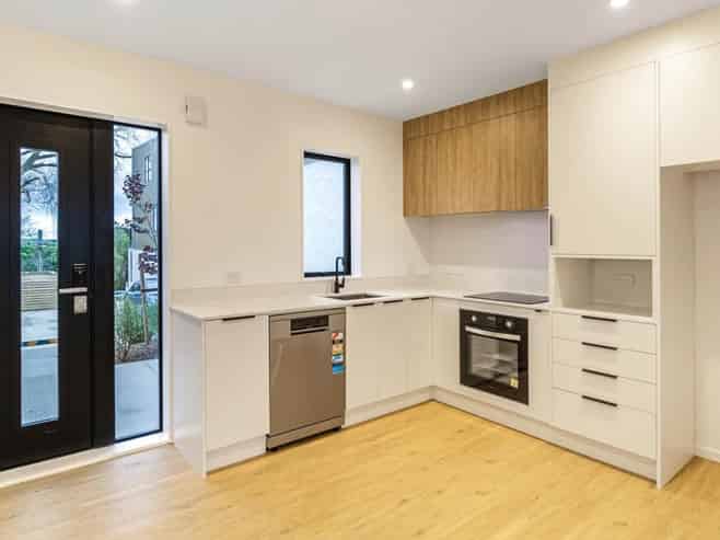 8/11 Ryburn Road, Mount Wellington