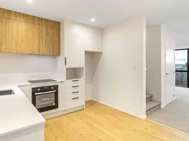 8/11 Ryburn Road, Mount Wellington