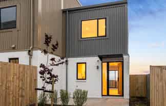 8/11 Ryburn Road, Mount Wellington