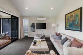 102/14 Terry Came Drive, Cambridge