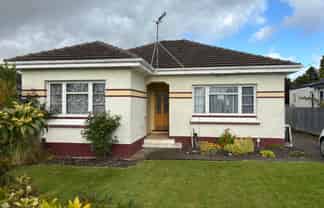 11 York Street, Strathern