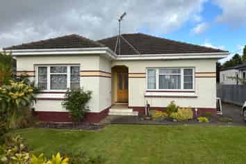 11 York Street, Strathern