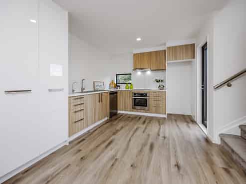 2/2 Wood Street, Papakura