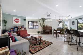 43 Holmes Drive South, Massey