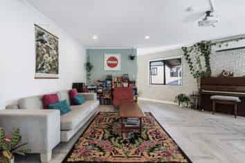 43 Holmes Drive South, Massey