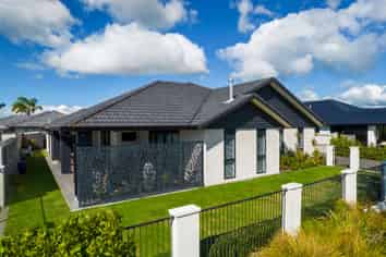 99 Palm Springs Boulevard, Papamoa