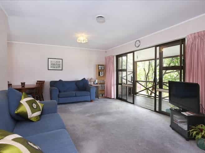 2/128 Barrack Road, Mount Wellington