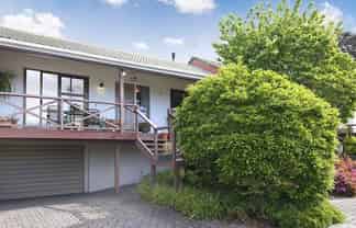 2/128 Barrack Road, Mount Wellington