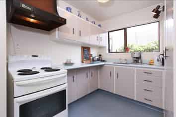 2/128 Barrack Road, Mount Wellington