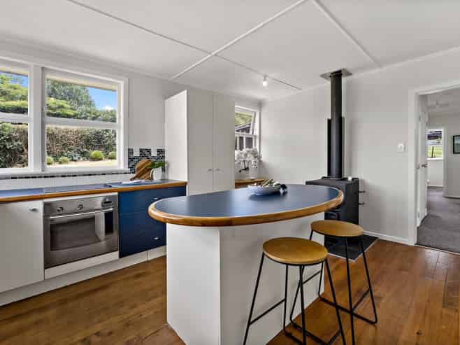 992 Highway 22, Pukekawa