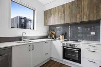 82 Glidepath Road, Hobsonville