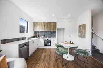 82 Glidepath Road, Hobsonville