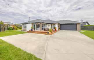 11 Pohutukawa Drive, Eskdale