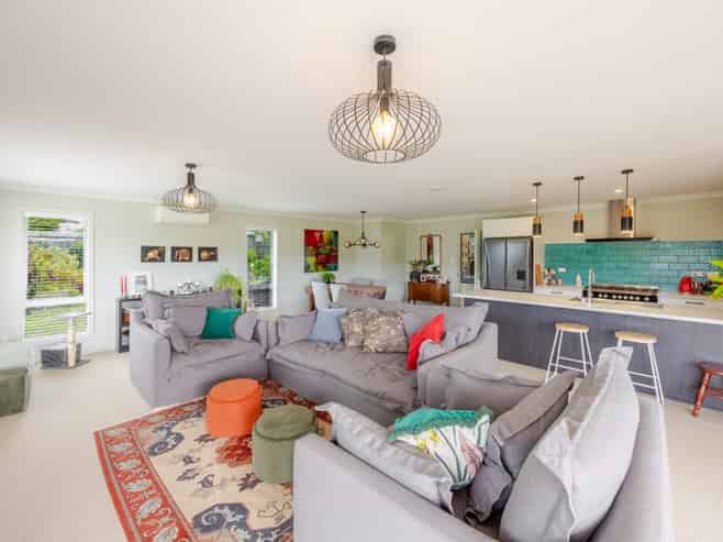 11 Pohutukawa Drive, Eskdale