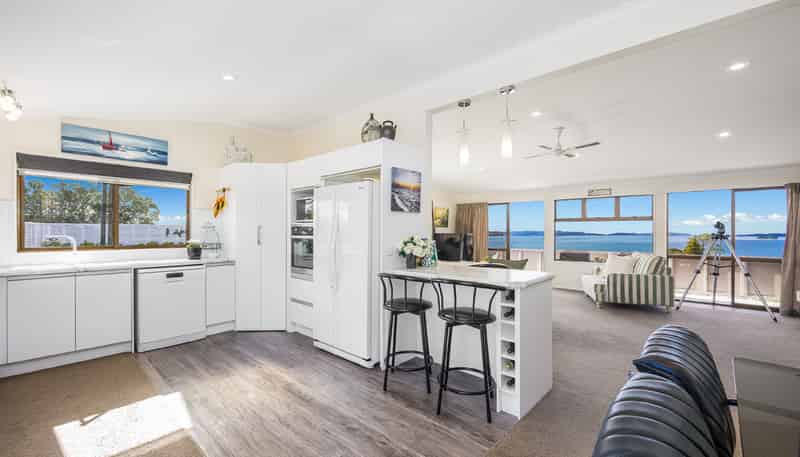 11 Mera Road, Algies Bay