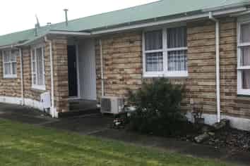 4/576 Queen Street East, Levin