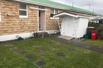 4/576 Queen Street East, Levin