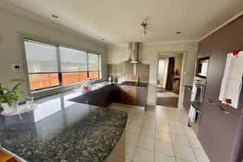 6 Archer Rayner Place, Greenhithe