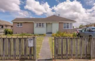 15 Lambeth Crescent, Northcote