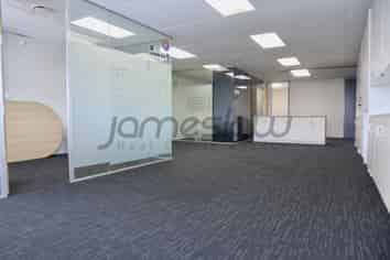 150 sqm Street Front Office/Retail in Epsom