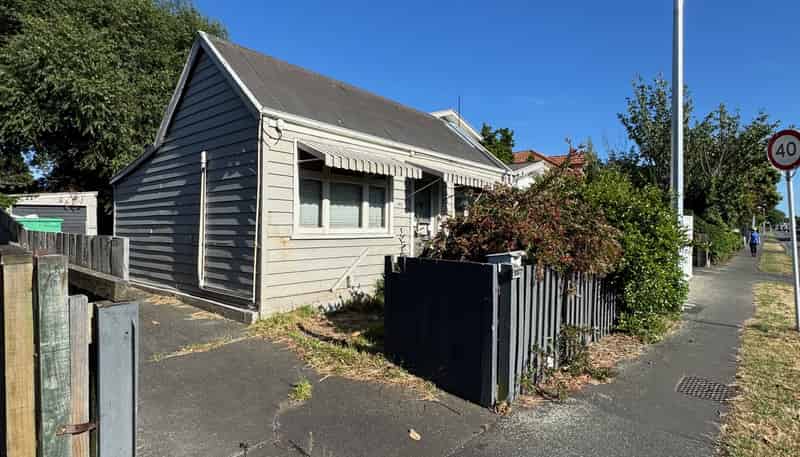 987 Colombo Street, Saint Albans