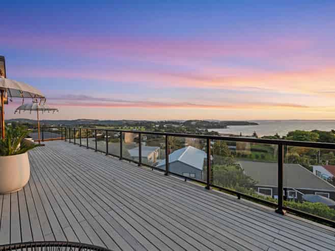 8A Park Road, Surfdale