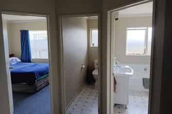 8A Merton Crescent, Pirimai