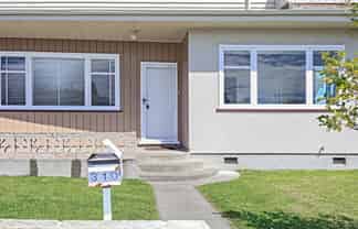 310 Lyndon Road West, Hastings