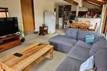 10 Swadel Way, Karori