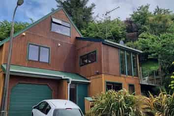 10 Swadel Way, Karori