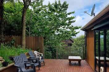 10 Swadel Way, Karori