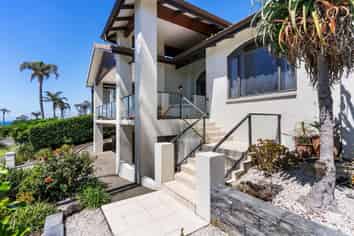 13 Pacific Cliffs Drive, Gulf Harbour