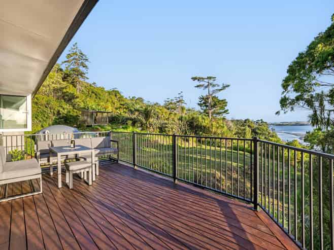 3 Riverhaven Drive, Stanmore Bay