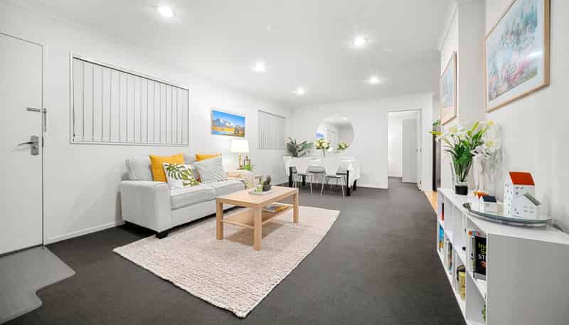 D403/ 176 Broadway, Newmarket