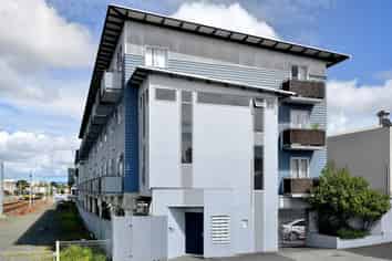 8/3 Ngahura Street, Eden Terrace