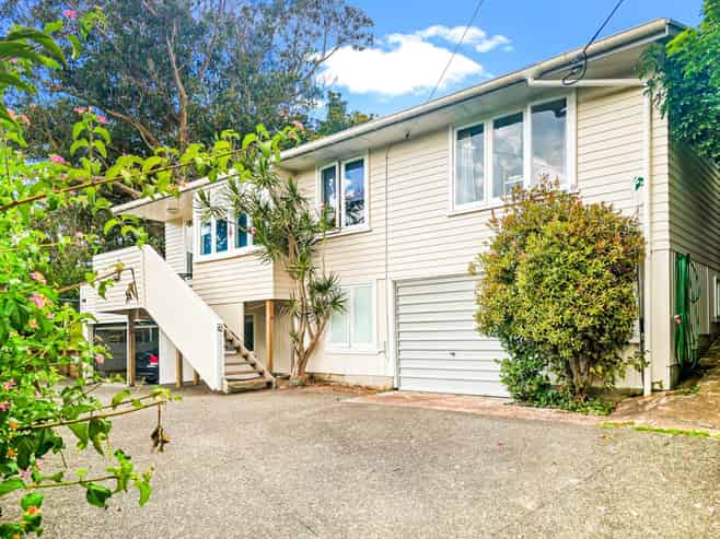 42 Selwyn Crescent, Forrest Hill