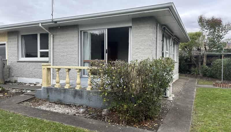 2/12 Cornwall Place , Stoke