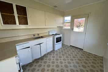 2/12 Cornwall Place , Stoke