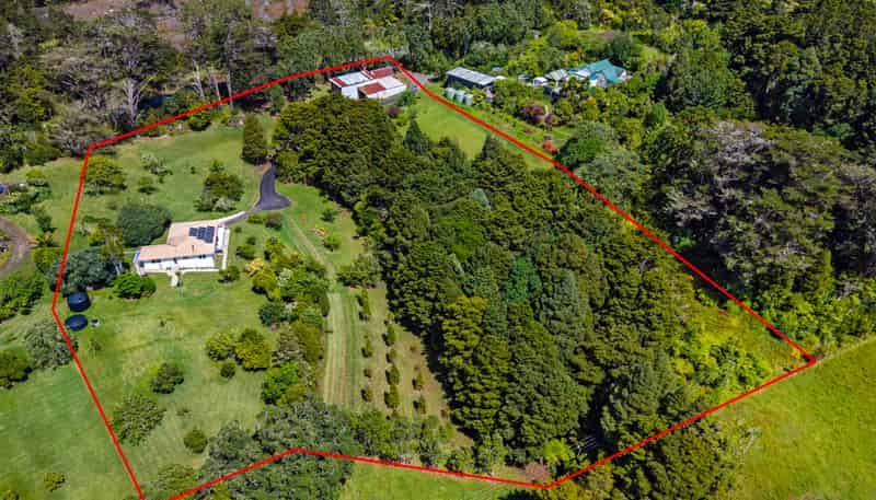 206 Old School Road, MAUNGAKARAMEA