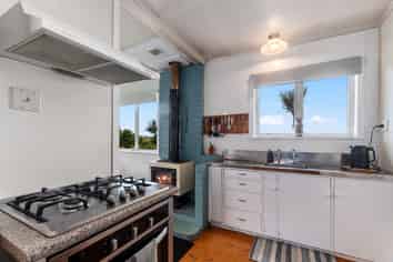 206 Old School Road, MAUNGAKARAMEA