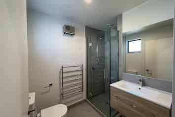 2/142 Milton Street, Somerfield