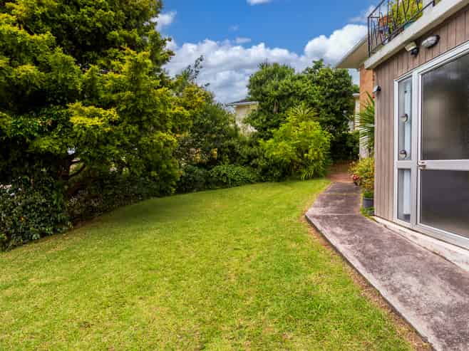 4 Ayton Drive, Totara Vale
