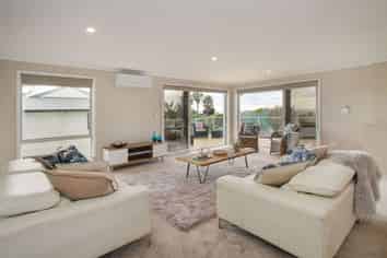 2 & 2A Mutetai Road, Clarks Beach