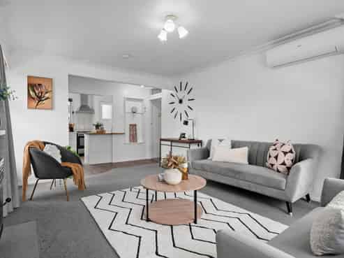 16 Manapouri Place, Glenview