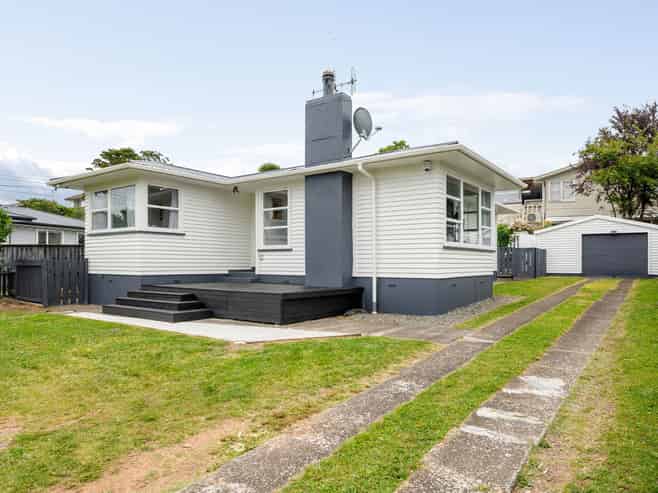 16 Manapouri Place, Glenview