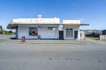 Step into Commercial Freehold Investment! 